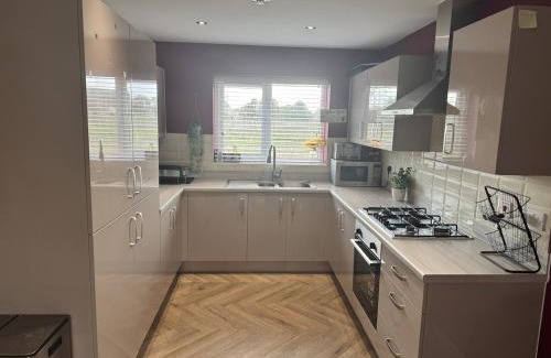 Rochdale House | Beautiful 3BRHome Serene Stay Perfect for Family