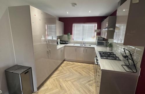 Rochdale House | Beautiful 3BRHome Serene Stay Perfect for Family