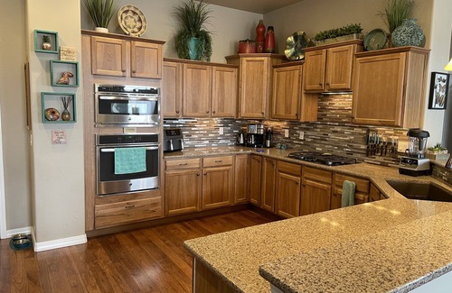 Flying Horse House | Beautiful 4 BDR/3 Bath home 10 minutes to USAFA