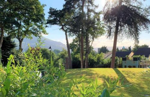 Abergavenny House | Beautiful 4-bed home, Hot Tub & Stunning Views - Abergavenny