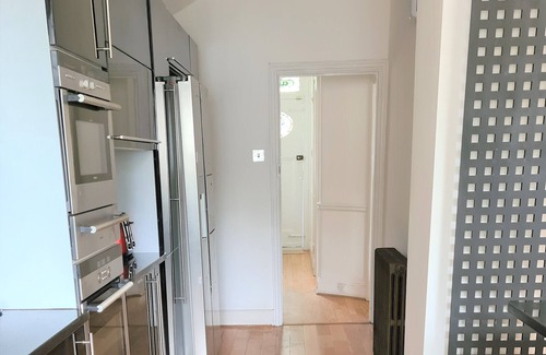 Bensham Manor House | Beautiful 4 bed house with 2 parking | garden