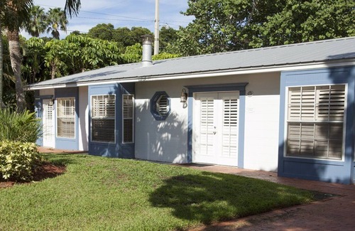 Whitney Beach Apartment | Beautiful 4 bedroom unit at resort, sleeps 10