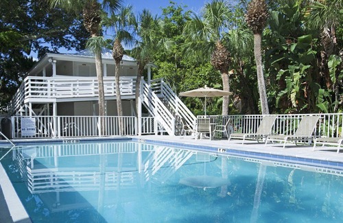 Whitney Beach Apartment | Beautiful 4 bedroom unit at resort, sleeps 10