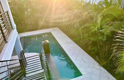 Whitney Beach House | Beautiful 4-bedroom house walking distance to beach and restaurants Longboat Key