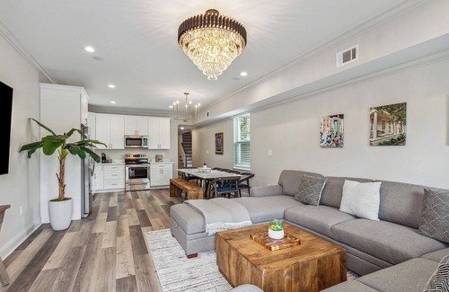 Tulane - Gravier House | Beautiful 5 Bedroom 5 en suite Bath luxury home by the Superdome