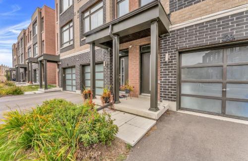 Vaughan House | Beautiful absolutely stunning townhome