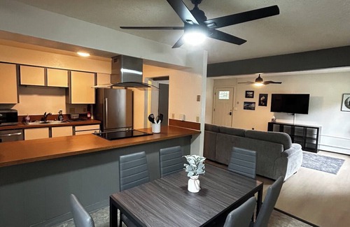 Bayshore - Klatt Apartment | Beautiful Alaskan 2 Bedroom