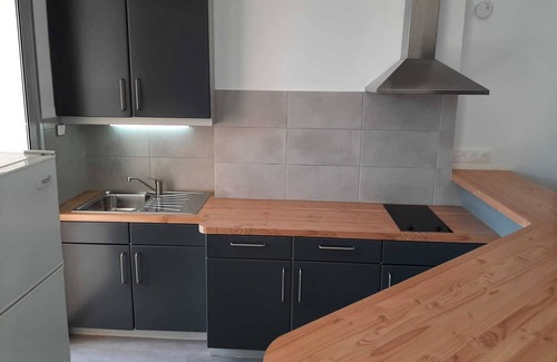 Cassis Apartment | Beautiful and bright apartment with lovely view of Cassis Bay and feet in water