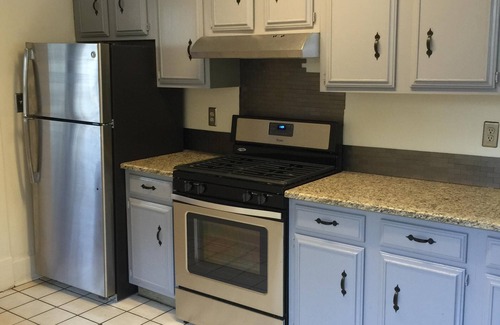 Squirrel Hill South Apartment | Beautiful and close to Downtown
