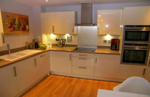 High Barnet Apartment | beautiful and convenient 2 bedroom flat - North London