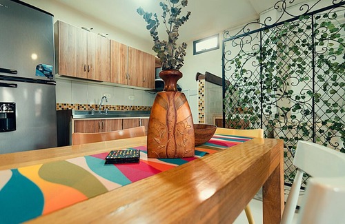 Los Naranjos Apartment | Beautiful and cozy apt in El Poblado!