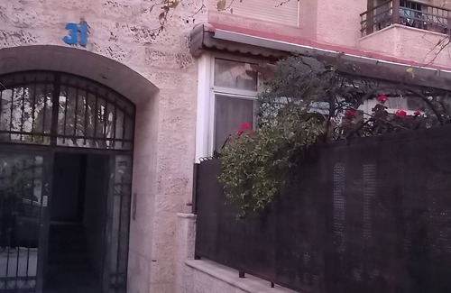 Al Jubeiha Apartment | Beautiful and elegant apartment in west Amman