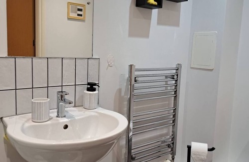 South Norwood Apartment | Beautiful and Modern 2 Bed Flat in Greater London