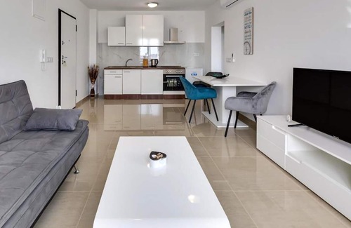 Starigrad Apartment | Beautiful and modern apartment with stunning sea views.
