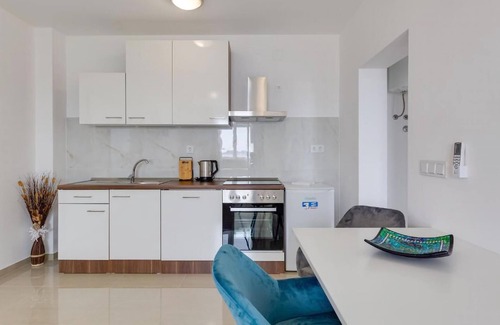 Starigrad Apartment | Beautiful and modern apartment with stunning sea views.
