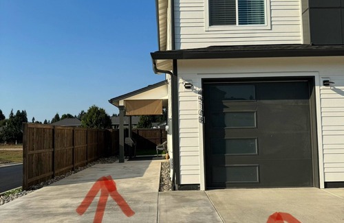 Hazel Dell House | Beautiful and Modern ADU with its own private entrance