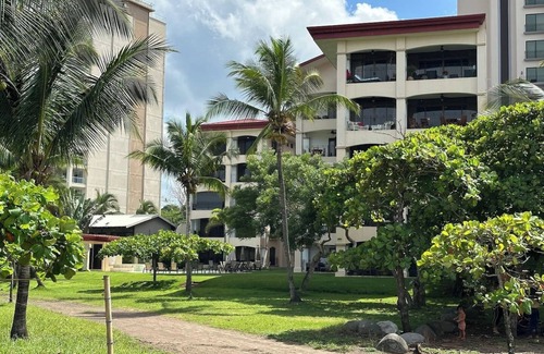 Barrio Los Faroles Apartment | Beautiful and quiet 3BR condo in an ocean front property
