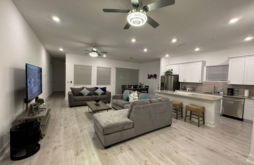 Trafalgar Village House | Beautiful and Spacious Brand new House in Kissimmee Fl, 20 Minutes From Disney