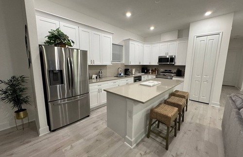 Trafalgar Village House | Beautiful and Spacious Brand new House in Kissimmee Fl, 20 Minutes From Disney