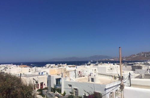Mykonos Apartment | Beautiful and Spacious 3 BR House in the Heart of Mykonos!
