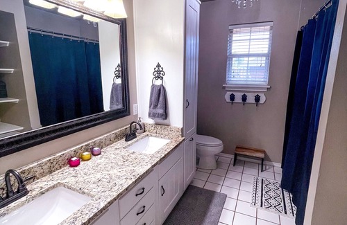 Abilene House | Beautiful and Spacious Home with Modern Amenities