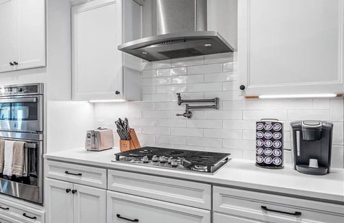 Lewisville House | Beautiful and stunning house with pool and Jacuzzi, area very peaceful