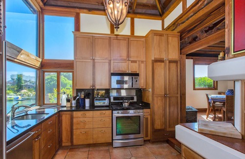 Stinson Beach House | Beautiful and unique four bedroom home on the Seadrift lagoon