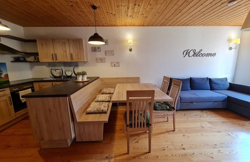 Untertschern Apartment | Beautiful Apartment With Balcony