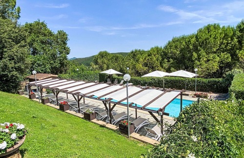 Casale Marittimo Apartment | Beautiful apartment for 5 guests with pool, WIFI, TV, patio and pets allowed