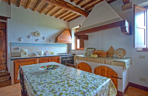 Monteroni d'Arbia Apartment | Beautiful apartment for 7 people with WIFI, pool and parking, close to Siena