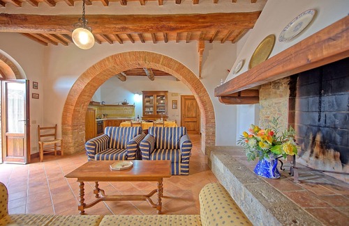 Monteroni d'Arbia Apartment | Beautiful apartment for 7 people with WIFI, pool and parking, close to Siena