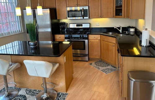 Cleveland Heights Apartment | Beautiful Apartment in Cleveland Hts. Near Downtown, Hospitals, and Attractions.