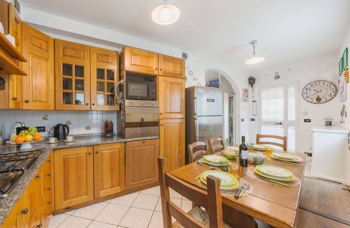 Stazzema Apartment | Beautiful apartment for 6 guests with WIFI, TV, terrace and pets allowed