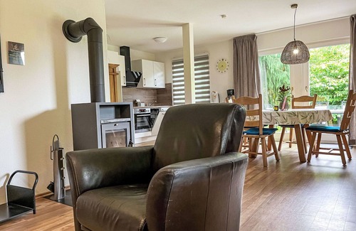 Feriendorf Frankenau House | Beautiful apartment in villa for 4 guests with WIFI, TV, terrace and pets allowed