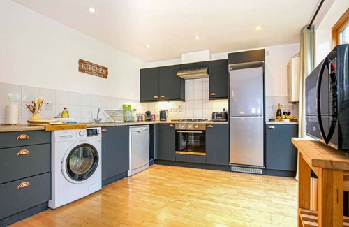 Milton Keynes Apartment | Beautiful Apartment - City Centre - Garden+Parking