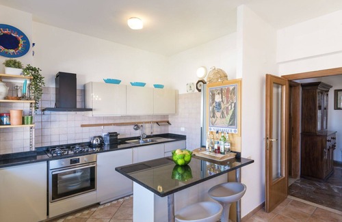 Civitavecchia Apartment | Beautiful apartment for 7 guests with WIFI, TV, terrace and pets allowed
