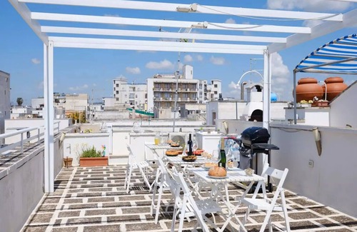 Province of Lecce Apartment | Beautiful apartment for 6 people with WIFI, A/C, TV, terrace and panoramic view