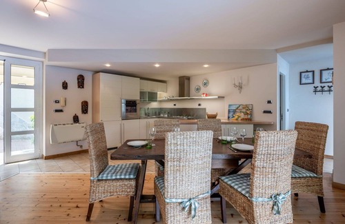 Monteu Roero Apartment | Beautiful apartment for 6 guests with WIFI, private pool, A/C, TV, terrace and pets allowed