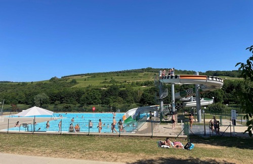 Rippig Apartment | Beautiful apartment for 4 guests with WIFI, pool and TV