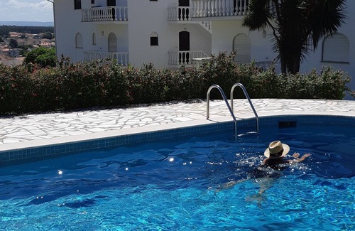 Foz do Arelho Apartment | BEAUTIFUL APARTMENT FOR 6 - SPACIOUS AND LUMINOUS FACING THE LAGOON - CLOSE NAZARE