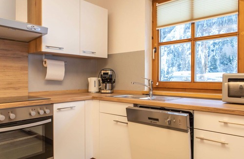 Kaunertal Apartment | Beautiful apartment for 4 guests with WIFI, TV, balcony and pets allowed