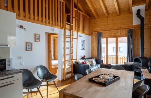 Heremence Apartment | Beautiful apartment for 8 guests with WIFI, TV, balcony and pets allowed