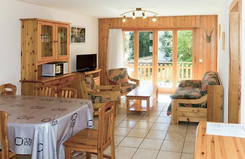 Granges Apartment | Beautiful apartment for 8 guests with WIFI, TV, balcony, pets allowed and panoramic view