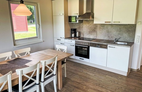 Hechthausen House | Beautiful apartment in villa for 8 people with WIFI, pool, TV, terrace and pets allowed