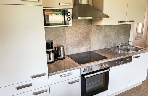 Hechthausen House | Beautiful apartment in villa for 8 people with WIFI, pool, TV, terrace and pets allowed