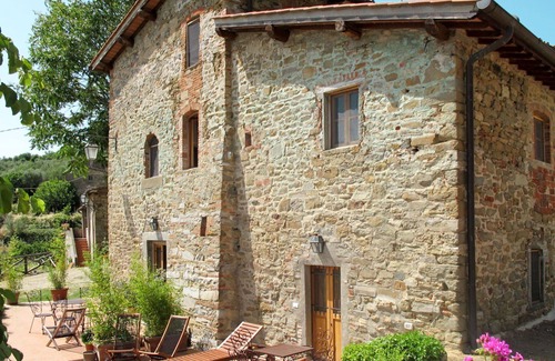 Pian di Sco House | Beautiful apartment in villa for 4 people with pool, WIFI, TV and terrace