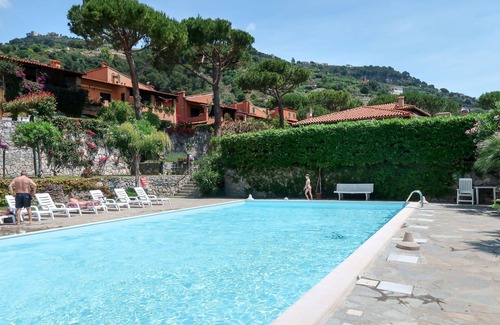 Latte Apartment | Beautiful apartment for 4 people with A/C, WIFI, pool, TV, terrace and pets allowed