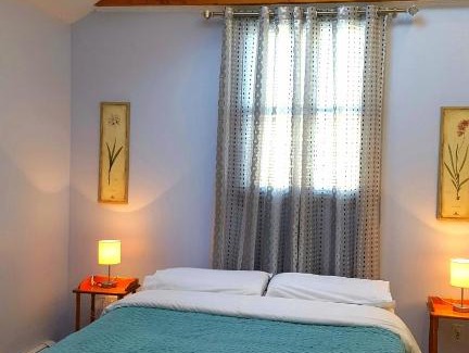 West Roxbury Apartment | Beautiful Apartment-5 Beds-Parking-Super Clean!