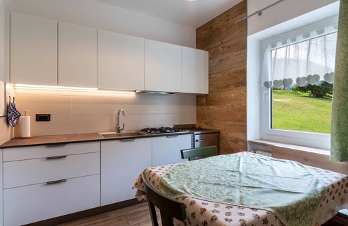 Moena Apartment | Beautiful Apartment “Appartamento Latemar” with Mountain View, Lake View