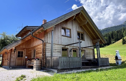 Mitterberg-Sankt Martin House | Beautiful apartment in villa for 18 guests with pool, WIFI, TV, terrace and pets allowed